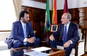 ep jeque al-thani presidente del malaga cf y el alcalde de malaga francisco de la torre