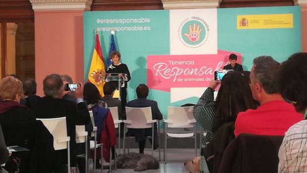 ep la ministra durantepresentacionla guia