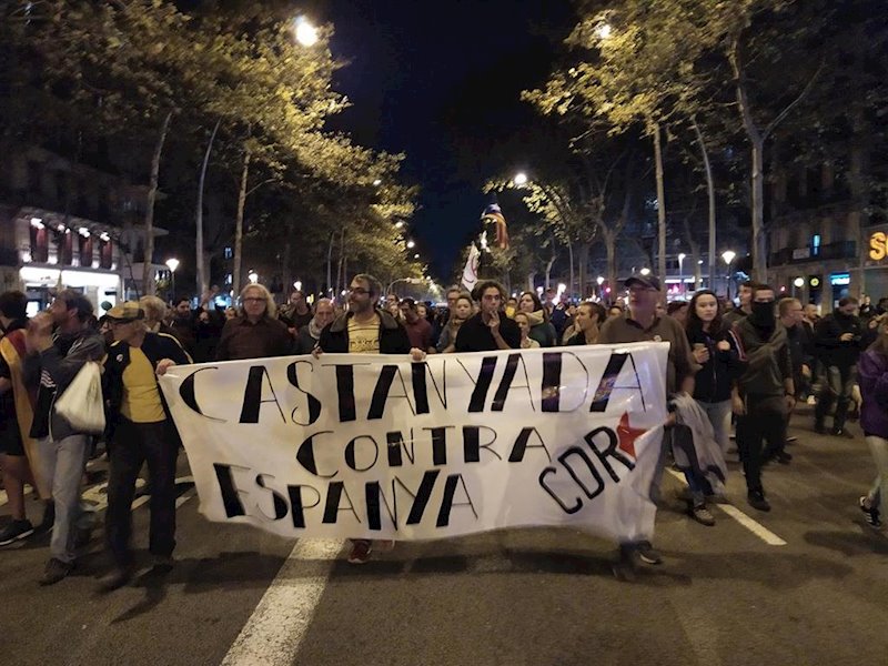 ep la protesta de los cdr llega a la plaza universitat