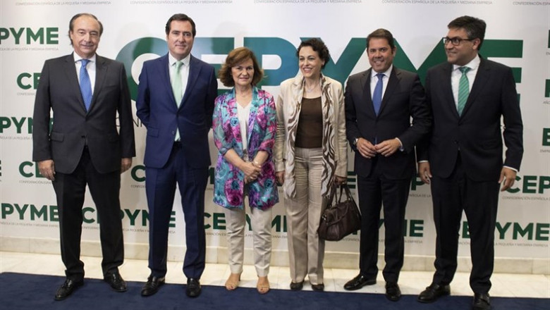 ep la vicepresidentagobiernofunciones carmen calvo 3i duranteclausuraasamblea generalcepyme juntola ministratrabajo magdalena valerio 4i ypresidentecepyme gerardo cuerva 5i