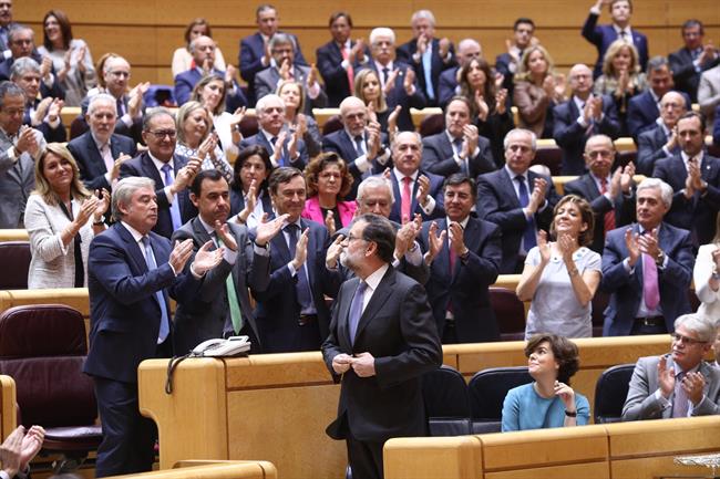 Larga ovación a Rajoy en el Pleno del Senado del 155 | EUROPA PRESS ep larga ovacionrajoyplenosenado155