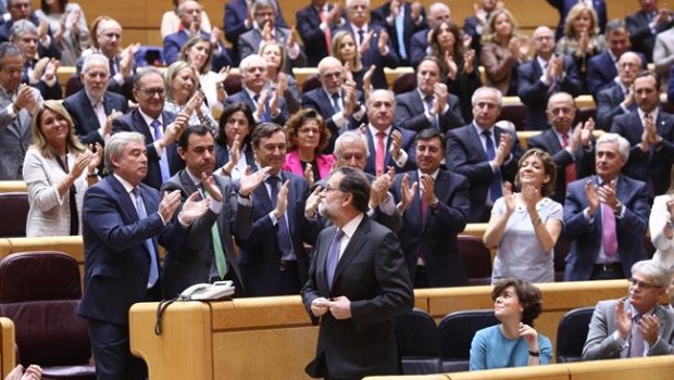 ep larga ovacionrajoyplenosenado155