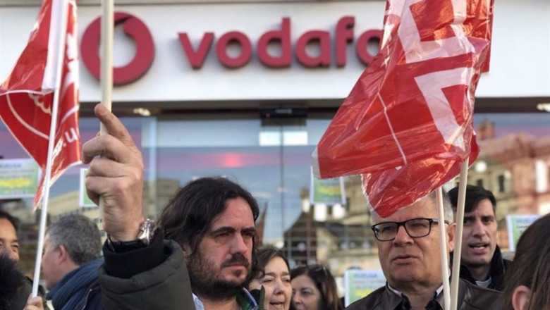 ep manuel lago a la derecha en una imagen de archivo cuando era diputado de en marea-podemos