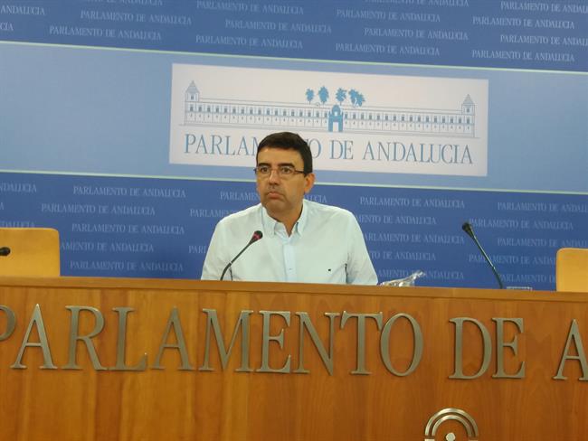 El portavoz parlamentario del PSOE-A, Mario Jiménez, en rueda de prensa | EUROPA PRESS ep portavoz parlamentariopsoe-a mario jimenez en ruedaprensa