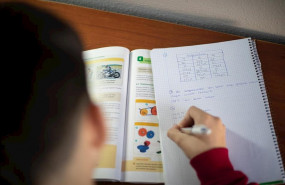 ep un estudiante realiza deberes en su domicilio en vitoria durante el confinamiento ep un estudiante realiza deberes en su domicilio en vitoria durante el confinamiento