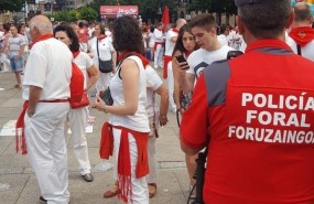 ep un policia foral patrullala plazacastillosan fermin