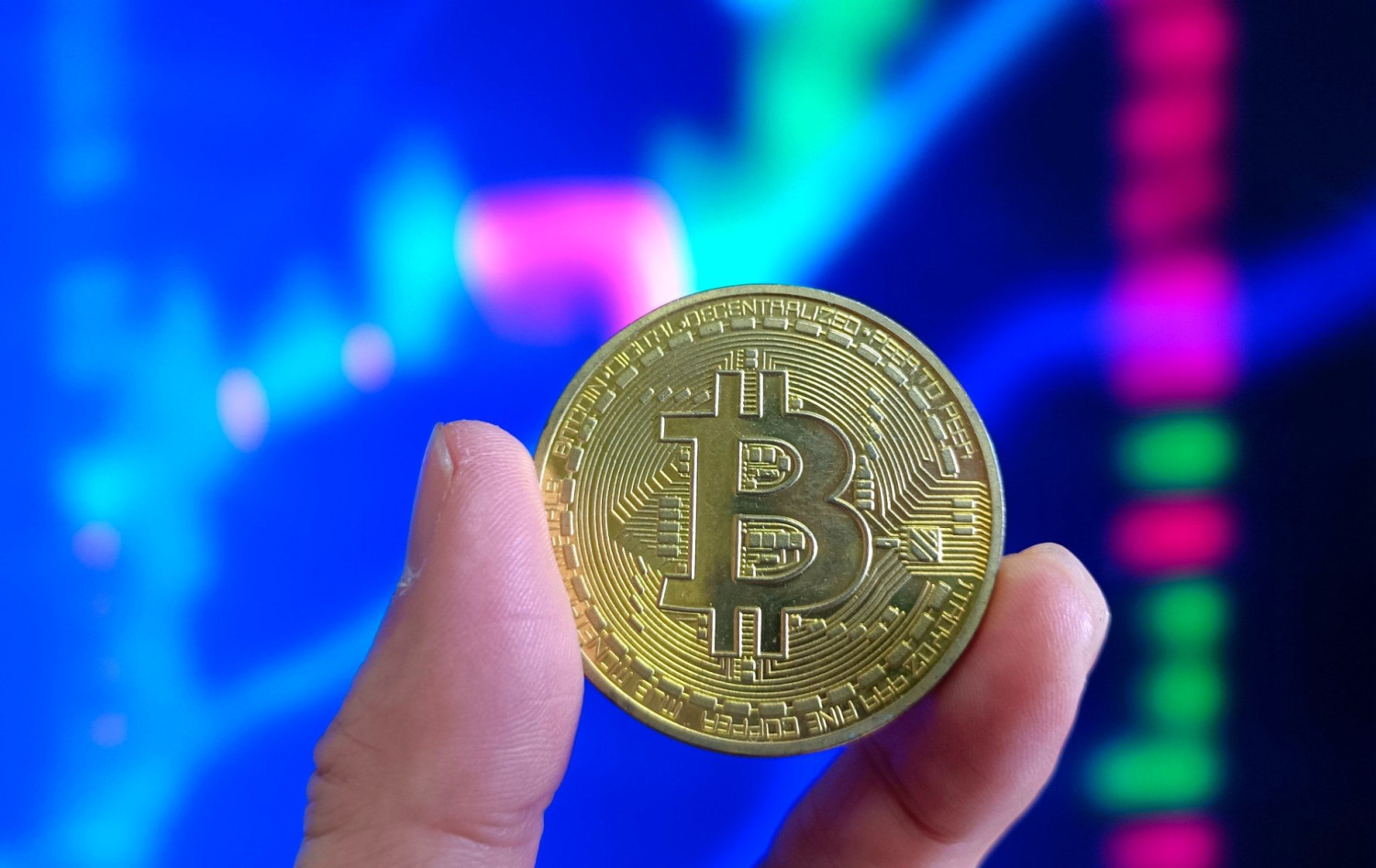 https://img3.s3wfg.com/web/img/images_uploaded/f/8/bitcoin-cryptomonnaies_20250526183507_rsz.jpg