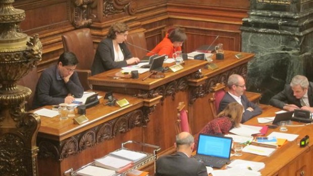 ep alcaldesa ada colau pleno ayuntamiento barcelona