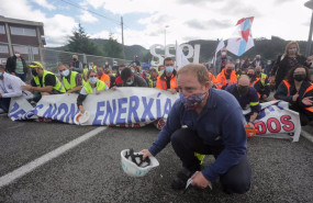 ep archivo   el presidente del comite de empresa de alcoa jose antonio zan durante una manifestacion