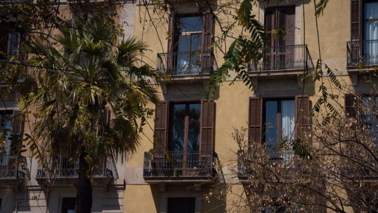 ep archivo fachada de un edificio de barcelona ep archivo fachada de un edificio de barcelona