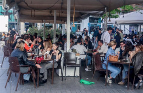 ep archivo   varias personas en la terraza de un bar 20241107101803