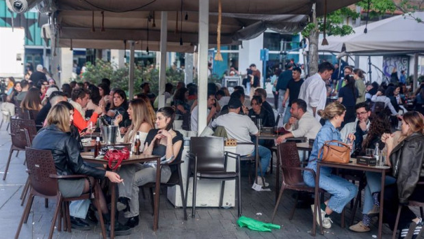 ep archivo   varias personas en la terraza de un bar 20241107101803