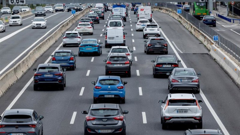 Archivo - Vehículos en la carretera A6. | Ricardo Rubio - Europa Press - Archivo ep archivo vehiculos en la carretera a6