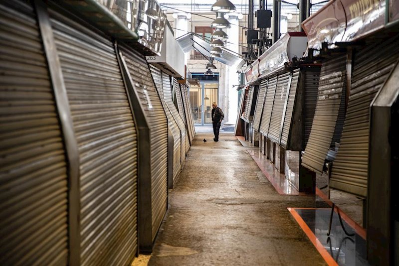 Cataluña, al borde del colapso de las UCIs, estudia confinamientos duros