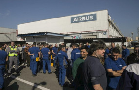 ep concentraciones contra el plan de ajuste laboral presentado por airbus en una imagen de archivo