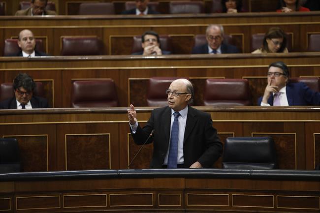 Cristóbal Montoro en la sesión de control al Gobierno en el Congreso | EUROPA PRESS ep cristobal montorola sesioncontrolgobiernocongreso 20170405102303