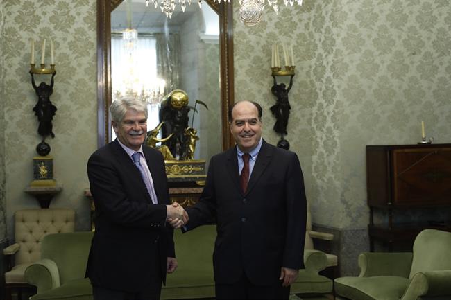 Dastis con el presidente del Parlamento de Venezuela, Julio Borges, en junio | Europa Press ep dastispresidenteparlamentovenezuela julio borges en junio