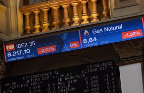 ep dos paneles del ibex 35 en el palacio de la bolsa de madrid a 13 de junio de 2022 en madrid
