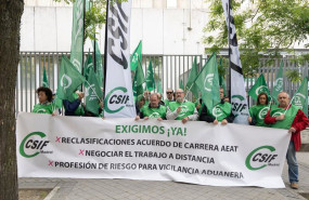 ep el delgado del csif en la agencia tributaria angel munoz durante una concentracion frente a la