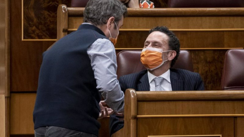 El diputado de Ciudadanos, Guillermo Díaz (i), y el vicesecretario general de Cs y portavoz del Comité Ejecutivo, Edmundo Bal, conversan en una sesión plenaria, en el Congreso | A. Pérez Meca - Europa Press ep el diputado de ciudadanos guillermo diaz i y el vicesecretario general de cs y portavoz del