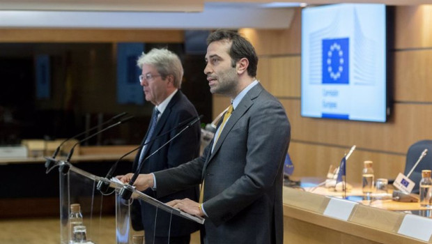 ep el ministro de economia comercio y empresa carlos cuerpo d y el comisario europeo de economia ep el ministro de economia comercio y empresa carlos cuerpo d y el comisario europeo de economia