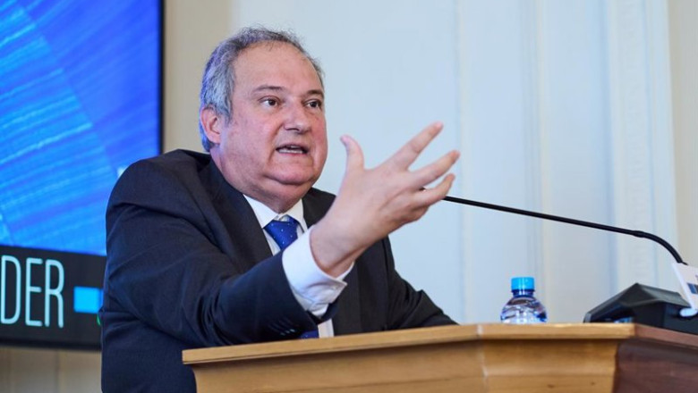 ep el ministro de industria y turismo jordi hereu clausura el xlii seminario de apie en el palacio