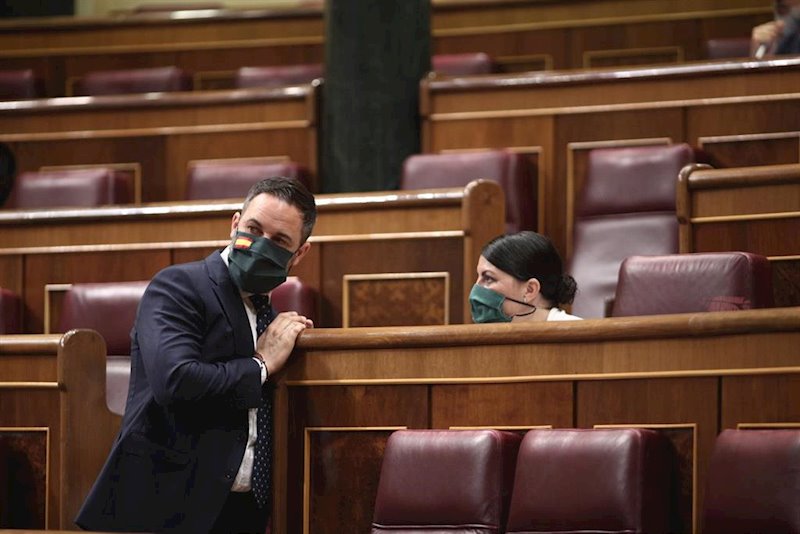 https://img3.s3wfg.com/web/img/images_uploaded/f/8/ep_el_presidente_de_vox_santiago_abascal_y_la_diputada_y_portavoz_adjunta_de_vox_en_el_congreso.jpg