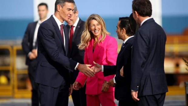 ep el presidente del gobierno pedro sanchez saluda a su llegada a la ceremonia de la botadura de la