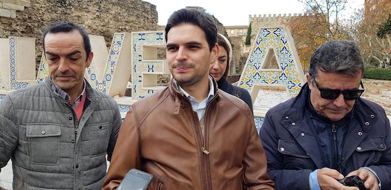 ep el vicesecretario de comunicacion del pp c-lm santiago serrano atiende a los medios