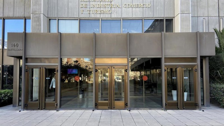 ep entrada al ministerio de industria comercio y turismo en madrid espana a 24 de febrero de 2020