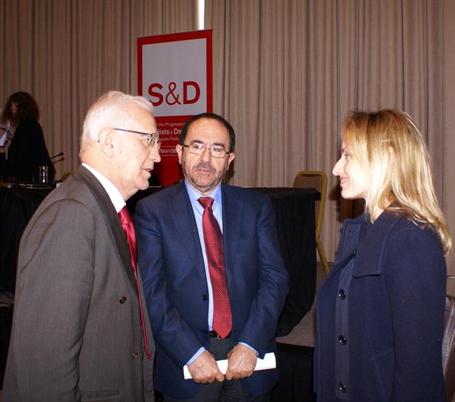 El eurodiputado socialista Andrés Perelló y la ministra de Medio Ambiente Griega | PSPV ep eurodiputado socialista andres perello yministramedio ambiente griega