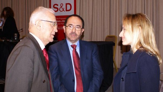 ep eurodiputado socialista andres perello yministramedio ambiente griega