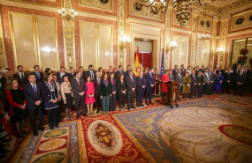 ep foto de grupo de los asistentes al acto de conmemoracion del dia de la constitucion en el