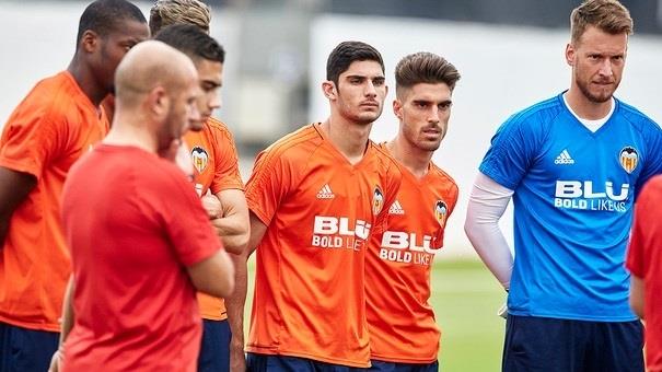 Gonzalo Guedes en su primer entrenamiento | VALENCIA CF ep gonzalo guedessu primer entrenamiento