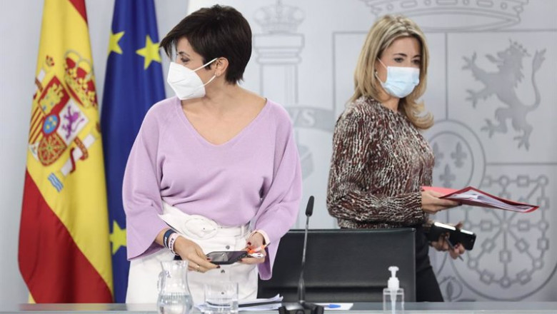 (I-D) La ministra de Política Territorial y portavoz del Gobierno, Isabel Rodríguez, y la ministra de Transportes, Movilidad y Agenda Urbana, Raquel Sánchez, a su llegada a una rueda de prensa posterior al Consejo de Ministros | EUROPA PRESS/E. Parra. POOL - Europa Press ep i d la ministra de politica territorial y portavoz del gobierno isabel rodriguez y la ministra de