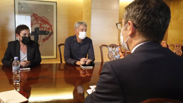 ep i d la portavoz de eh bildu en el congreso mertxe aizpurua y el diputado de eh bildu oskar matute