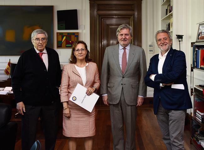 Iñigo Méndez de Vigo y Elsa González | FAPE ep inigo mendezvigoelsa gonzalez
