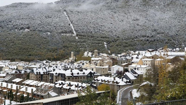 ep invierno nieve pueblo interior rural