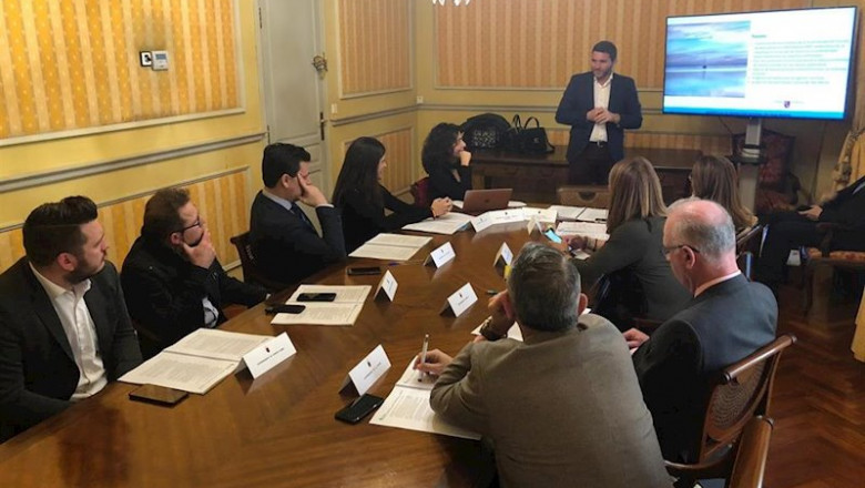 ep los consejeros antonio luengo y cristina sanchez mantienen un encuentro con alcaldes y