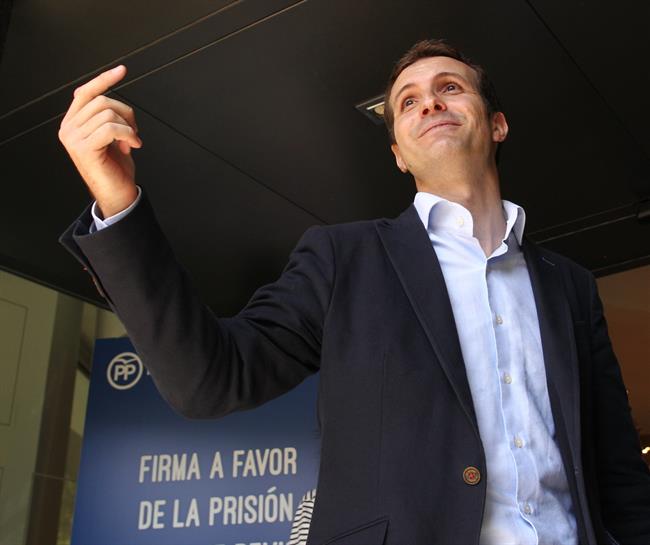 ep pablo casado atiendelos mediosla sede nacionalpp