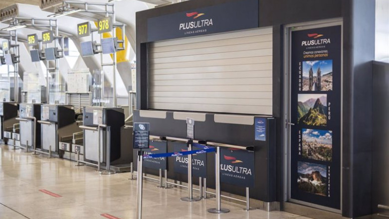 ep un stand de la aerolinea plus ultra en el aeropuerto de madrid   barajas adolfo suarez a 21 de