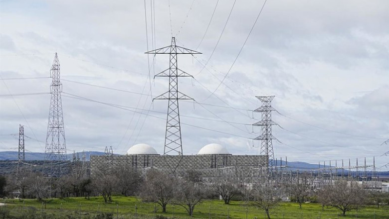 ep vista de la central nuclear de almaraz ep vista de la central nuclear de almaraz