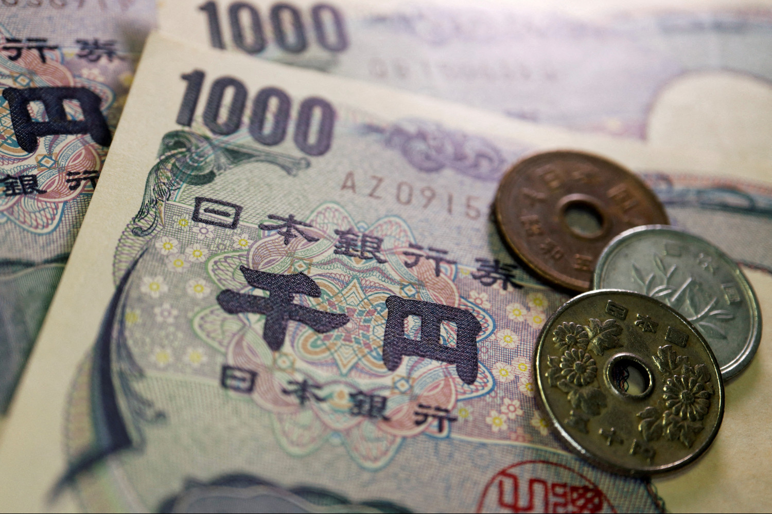 El yen japonés cae a 150 por dólar y marca mínimos desde 1990