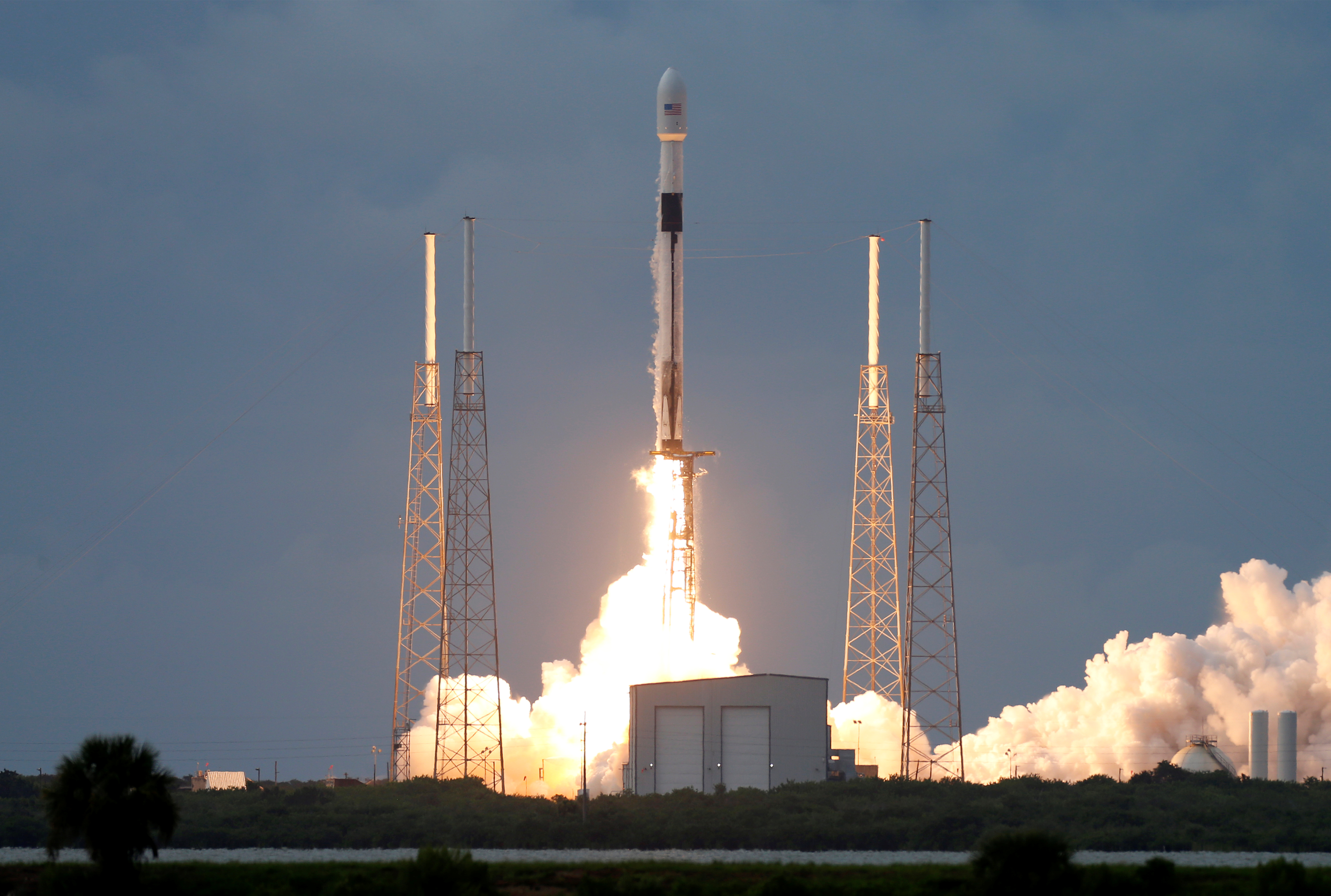 decollage-de-cap-canaveral-d-une-fusee-falcon-9-spacex 20200412071625