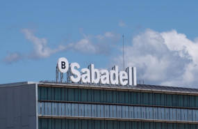 ep archivo   exterior de la sede de banco sabadell a 17 de abril de 2025 en barcelona cataluna