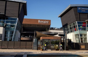 ep archivo   exterior del centro comercial bonaire