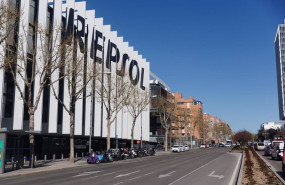 ep archivo   fachada de la sede de repsol a 27 de marzo de 2023 en madrid espana la comision europea