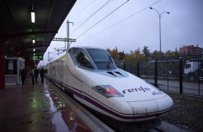 ep archivo   tren en la estacion de madrid chamartin clara campoamor