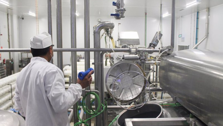 Archivo - Un operario trabajando en una fábrica | Patricia Galiana - Europa Press - Archivo ep archivo un operario trabajando en una fabrica 20240418094205