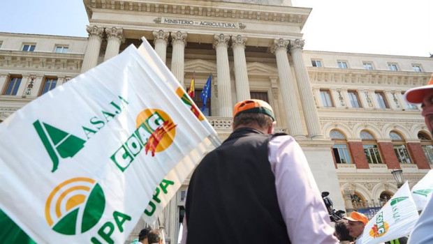 ep archivo varias personas durante una concentracion de cerealistas ep archivo varias personas durante una concentracion de cerealistas